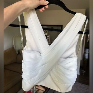 Gorgeous Criss Cross Sleeveless Blouse Top - Gold Zipper Back size Small